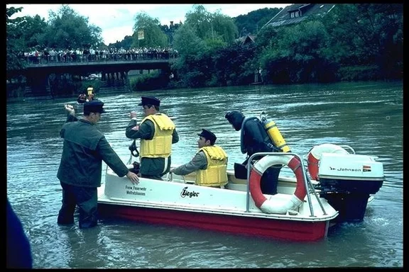 wasserrettung_boot_alt.jpg
